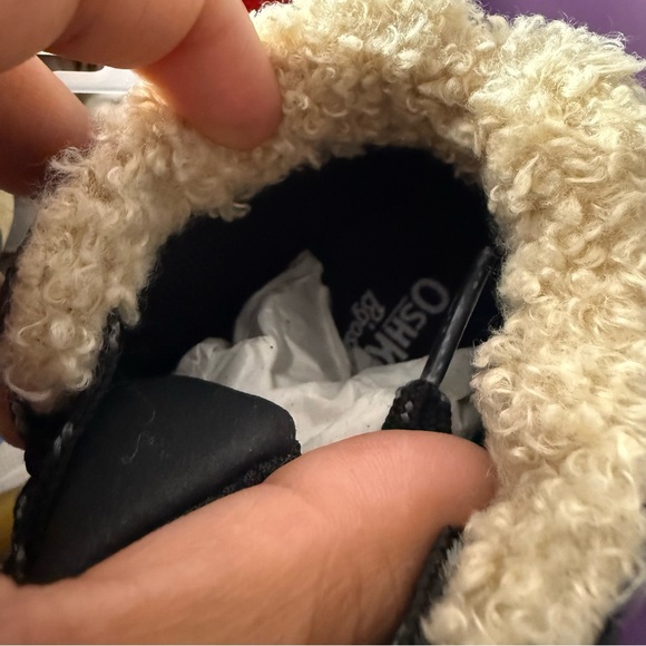 OshKosh B'gosh Black and Cream Kids Boots size 9 NWT - Picture 7 of 7